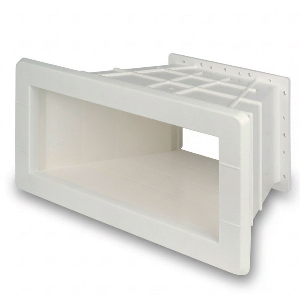 Weißer rechteckiger Poolskimmer mit breiter Öffnung und Befestigungslöchern am Flansch.