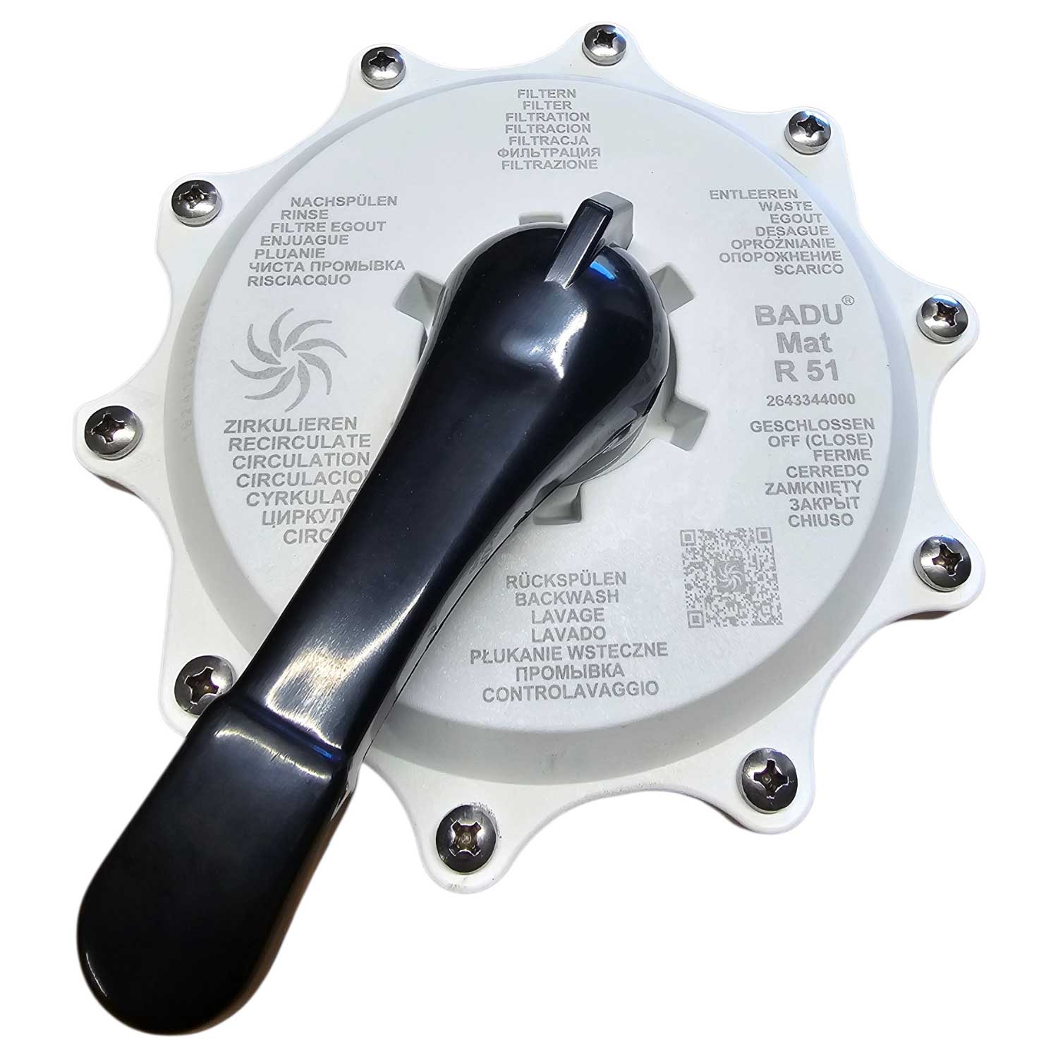 Poolfilterventil mit mehreren Einstellungen und schwarzem Griff.