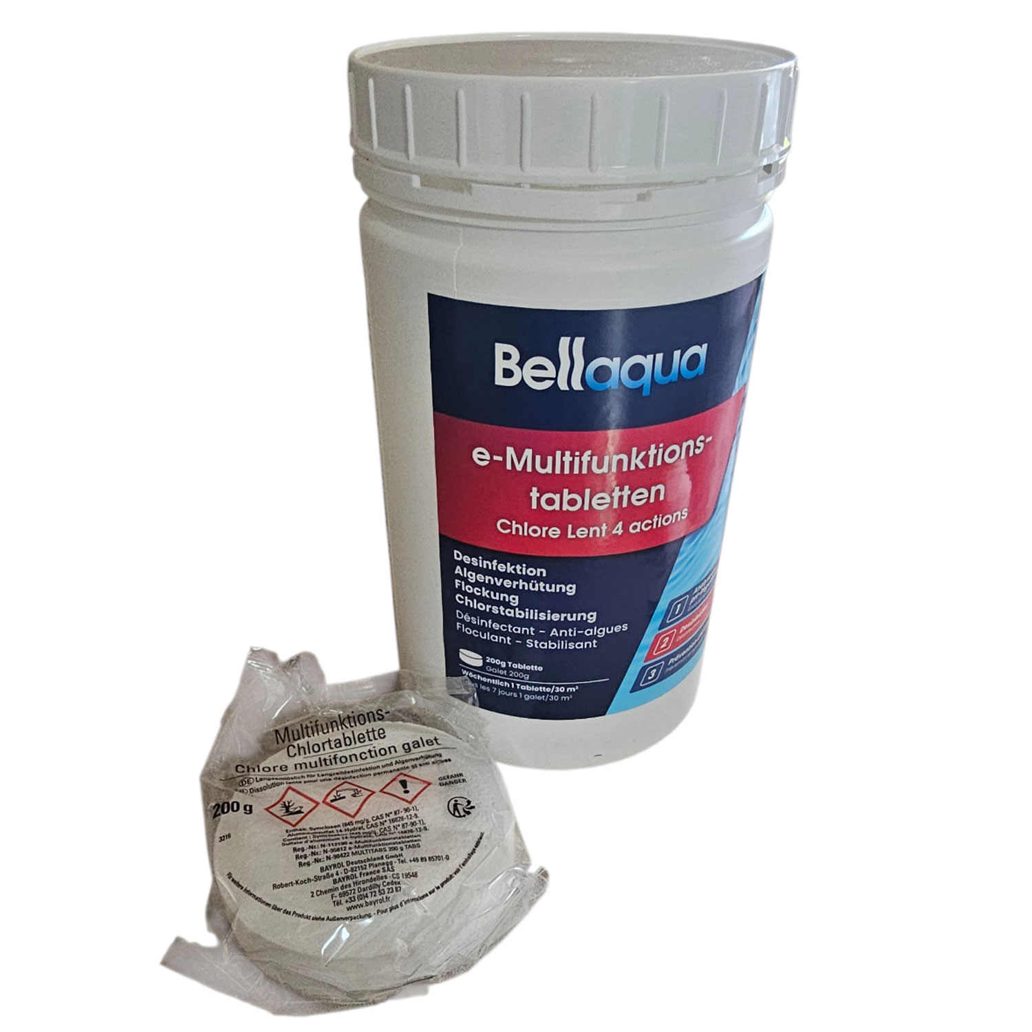 Behälter mit multifunktionalen Chlortabletten für die Poolpflege.