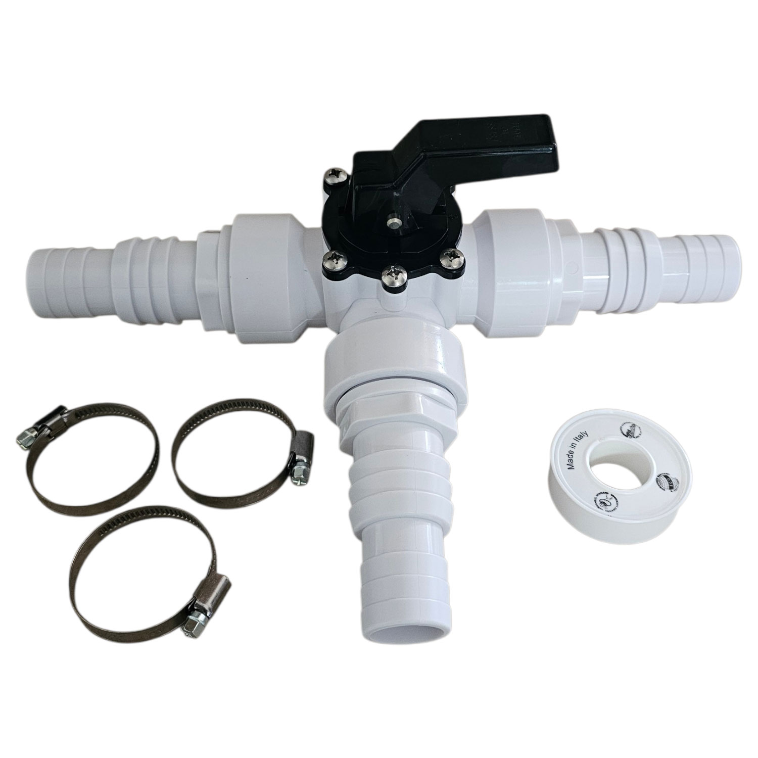 Weißes PVC-Ventil mit Schlauchanschlüssen und Metallklemmen für Sanitärinstallationen.