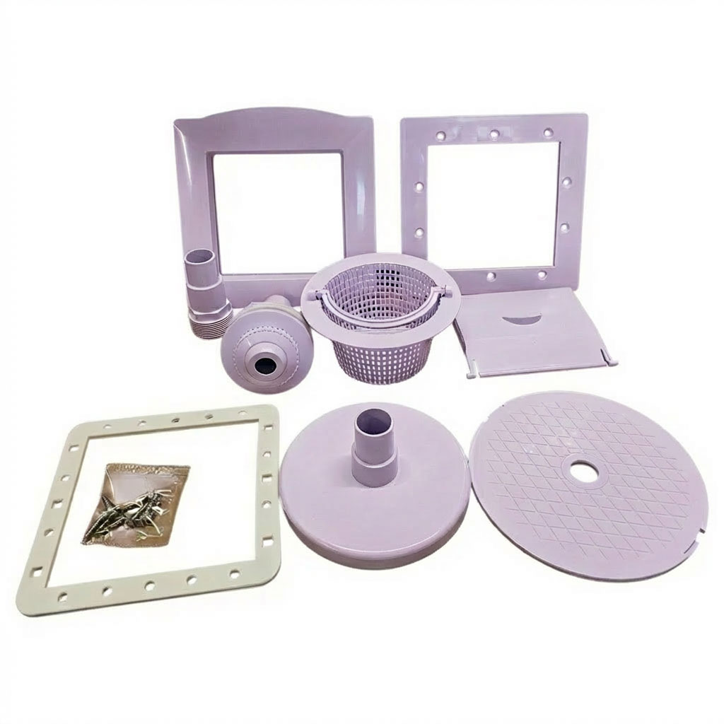 Verschiedene Teile für die Poolwartung, einschließlich Rahmen, Filter und Armaturen.